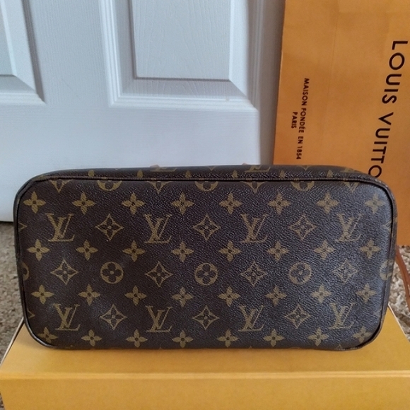 Louis Vuitton MM Neverful - Picture 3 of 15